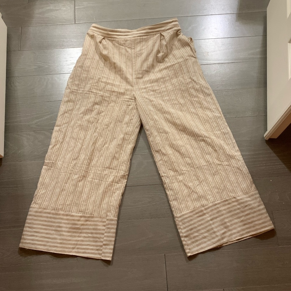Last day 💔 
Striped wide leg pants - Picture 2 of 5